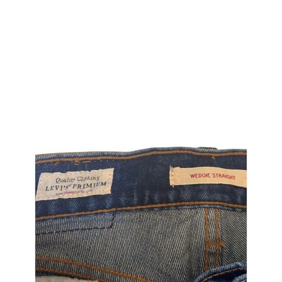 Levi's Premium Denim "Wedgie Straight" Jeans in dark wash Sz 24 w/ fray cuff EUC - Picture 2 of 8